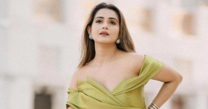 শাড়িকাণ্ডে ছবি ফাঁস করলেন অভিনেত্রী তানজিন তিশা শাড়িকাণ্ডে ছবি ফাঁস করলেন অভিনেত্রী তানজিন তিশা