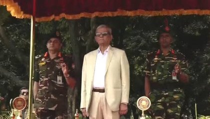 বঙ্গভবনে প্রবেশ করলেন রাষ্ট্রপতি মির্জা ফখরুল, দেওয়া হলো গার্ড অব অনার