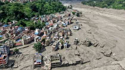 নেপালে ভয়াবহ বন্যায় ১৫০০ নিখোঁজ, ৮০০ জনই বিদেশি