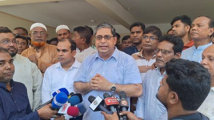 ভঙ্গুর অর্থনীতি পুনরুদ্ধারে কাজ করছে সরকার: মীর শাহে আলম