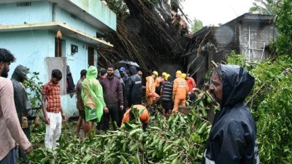অর্ণবের তাণ্ডবে ‘লণ্ডভণ্ড’ ভারতের উপকূল, আশ্রয়কেন্দ্রে ১ লাখ ৮০ হাজার মানুষ